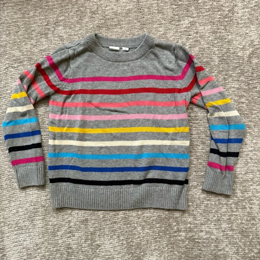 GAP Kids Rainbow Stripe Knit Sweater Size Small 6–7‎ Gray Crewneck